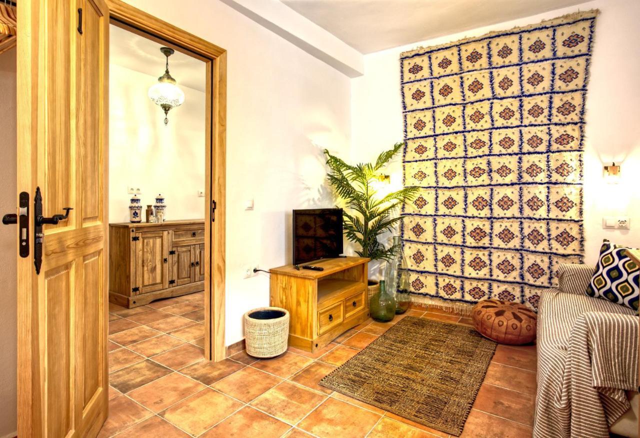 Bed and Breakfast La Vieja Botica Canillas de Aceituno Esterno foto