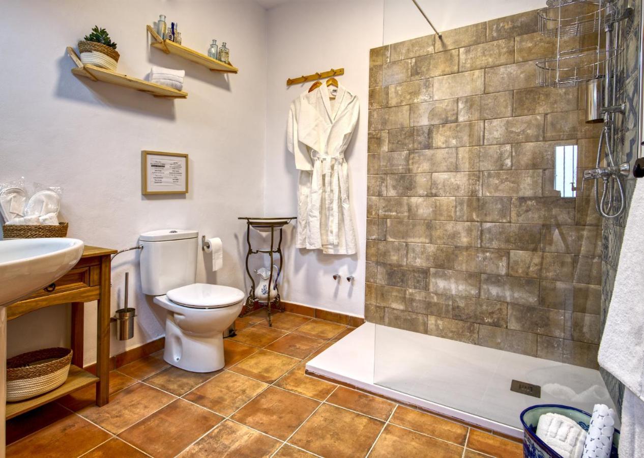 Bed and Breakfast La Vieja Botica Canillas de Aceituno Esterno foto
